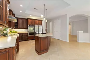 7815 Ashley Cir, University Park, FL 34201 - Photo 7