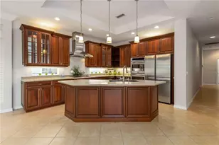 7815 Ashley Cir, University Park, FL 34201 - Photo 9