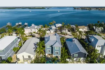 2210 Avenue A, Bradenton Beach, FL 34217 - Photo 41