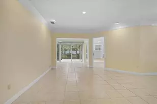 5453 Ashton Manor Dr, Sarasota, FL 34233 - Photo 5