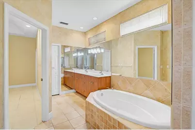 5453 Ashton Manor Drive, Sarasota, FL 34233 - Photo 17