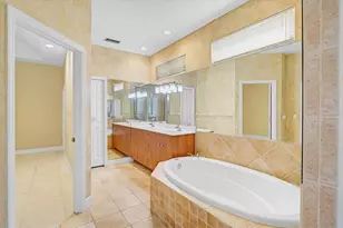 5453 Ashton Manor Dr, Sarasota, FL 34233 - Photo 17