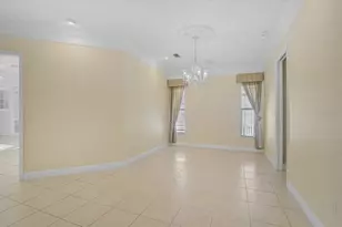 5453 Ashton Manor Dr, Sarasota, FL 34233 - Photo 7