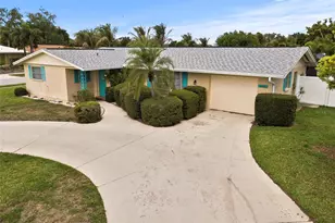 6836 Roxbury Dr, Sarasota, FL 34231 - Photo 23