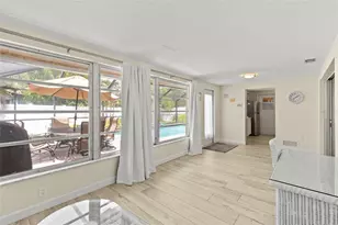 6836 Roxbury Dr, Sarasota, FL 34231 - Photo 9