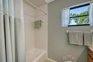4310 74th Ave E, Sarasota, FL 34243 - Photo 35