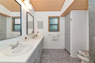 2631 Fiesta Dr, Venice, FL 34293 - Photo 9