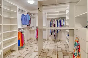 3427 Winding Oaks Dr, Longboat Key, FL 34228 - Photo 29