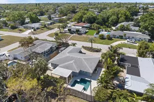 2513 Mineola Way, Sarasota, FL 34239 - Photo 5