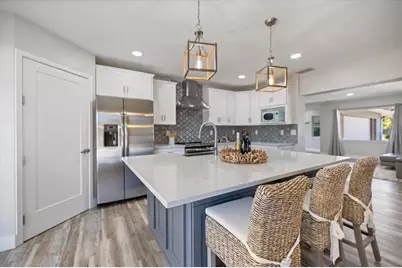 2513 Mineola Way, Sarasota, FL 34239 - Photo 9