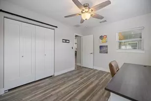 2513 Mineola Way, Sarasota, FL 34239 - Photo 25