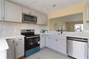 5345 Lake Arrowhead Trail, Sarasota, FL 34231 - Photo 7