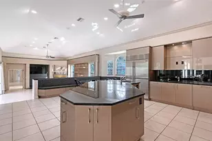 5023 Ashley Pkwy, Sarasota, FL 34241 - Photo 15