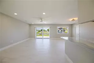 18310 Van Nuys Cir, Port Charlotte, FL 33948 - Photo 7