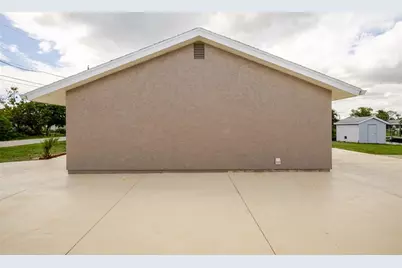 18310 Van Nuys Circle, Port Charlotte, FL 33948 - Photo 27