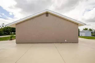 18310 Van Nuys Cir, Port Charlotte, FL 33948 - Photo 27