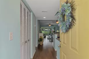 433 Cerromar Ln, Venice, FL 34293 - Photo 3