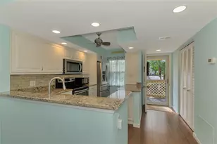 433 Cerromar Ln, Venice, FL 34293 - Photo 7