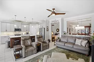 8205 Stirling Falls Cir, Sarasota, FL 34243 - Photo 15