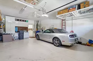 8205 Stirling Falls Cir, Sarasota, FL 34243 - Photo 35