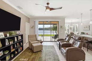 8205 Stirling Falls Cir, Sarasota, FL 34243 - Photo 13