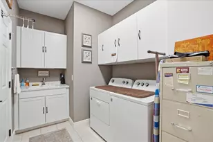 8205 Stirling Falls Cir, Sarasota, FL 34243 - Photo 33