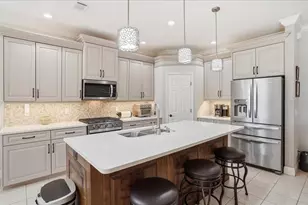 8205 Stirling Falls Cir, Sarasota, FL 34243 - Photo 19