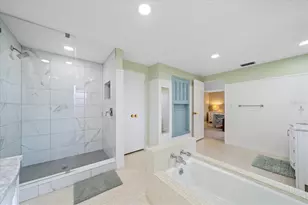 611 Venice Ln, Sarasota, FL 34242 - Photo 27