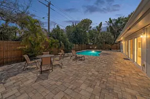 611 Venice Ln, Sarasota, FL 34242 - Photo 37