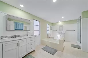 611 Venice Ln, Sarasota, FL 34242 - Photo 25