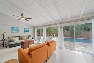 611 Venice Ln, Sarasota, FL 34242 - Photo 7