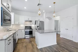 17039 Hampton Falls Terrace, Bradenton, FL 34202 - Photo 15