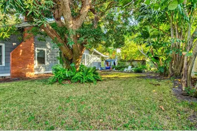 2121 7th Avenue W, Bradenton, FL 34205 - Photo 3