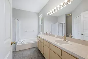 919 Grand Canyon Dr, Valrico, FL 33594 - Photo 23