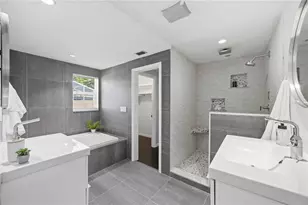 2546 Parma St, Sarasota, FL 34231 - Photo 33