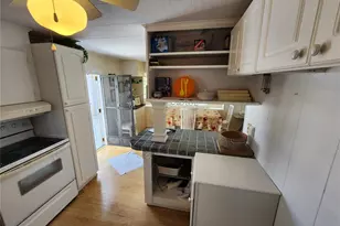 305 Batan Ct, Bradenton, FL 34207 - Photo 5