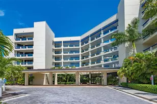 2120 Harbourside Dr, Longboat Key, FL 34228 - Photo 23