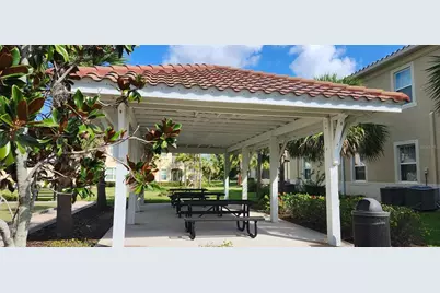 3104 Oriole Drive #101, Sarasota, FL 34243 - Photo 5