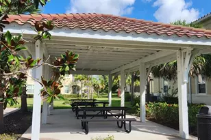 3104 Oriole Dr, Sarasota, FL 34243 - Photo 5