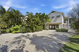 246 Gladiolus St, Anna Maria, FL 34216 - Photo 3