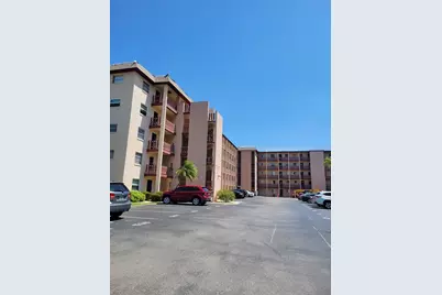 4079 Lake Bayshore Drive #308, Bradenton, FL 34205 - Photo 1