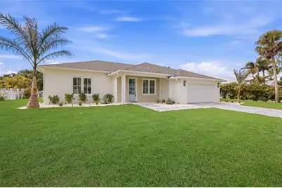 680 Key Royale Drive, Holmes Beach, FL 34217 - Photo 3