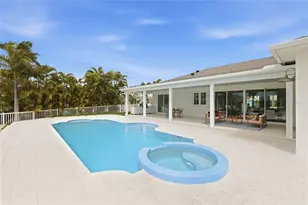 680 Key Royale Dr, Holmes Beach, FL 34217 - Photo 35