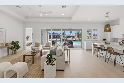 680 Key Royale Drive, Holmes Beach, FL 34217 - Photo 7