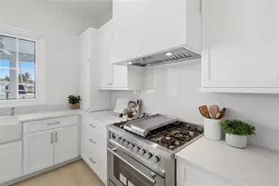 680 Key Royale Dr, Holmes Beach, FL 34217 - Photo 17