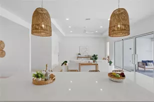 680 Key Royale Dr, Holmes Beach, FL 34217 - Photo 15