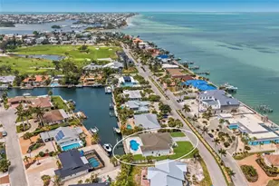680 Key Royale Dr, Holmes Beach, FL 34217 - Photo 57