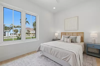 680 Key Royale Drive, Holmes Beach, FL 34217 - Photo 27