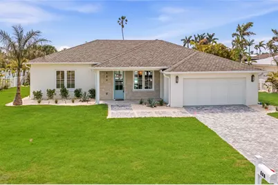 680 Key Royale Drive, Holmes Beach, FL 34217 - Photo 47