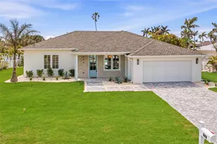 680 Key Royale Dr, Holmes Beach, FL 34217 - Photo 47